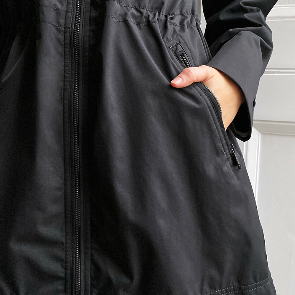 Aritzia raincoat anorak - Picture 7 of 9